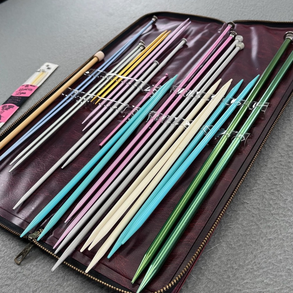 Susan Bates Boye Vintage Knitting Needle Set Aluminum Plastic Case Mixed Sizes